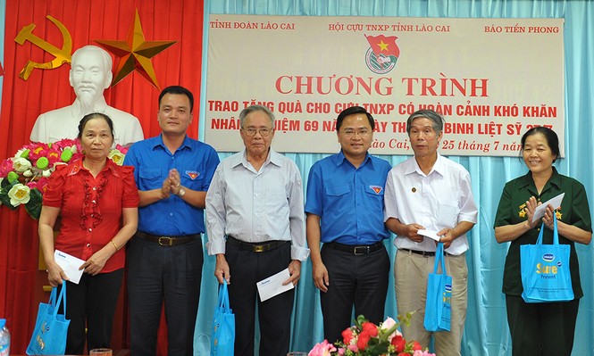 Tuổi trẻ Thái Nguyên thắp nến tri ân anh hùng liệt sỹ - ảnh 4