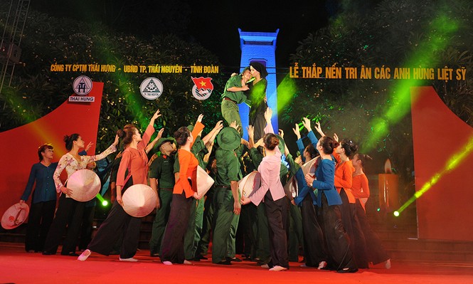 Tuổi trẻ Thái Nguyên thắp nến tri ân anh hùng liệt sỹ - ảnh 10