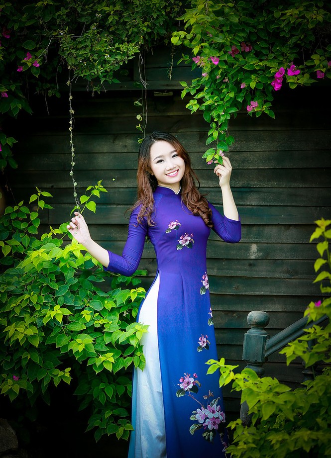Thiếu nữ Hà thành duyên dáng với tà áo dài - ảnh 9
