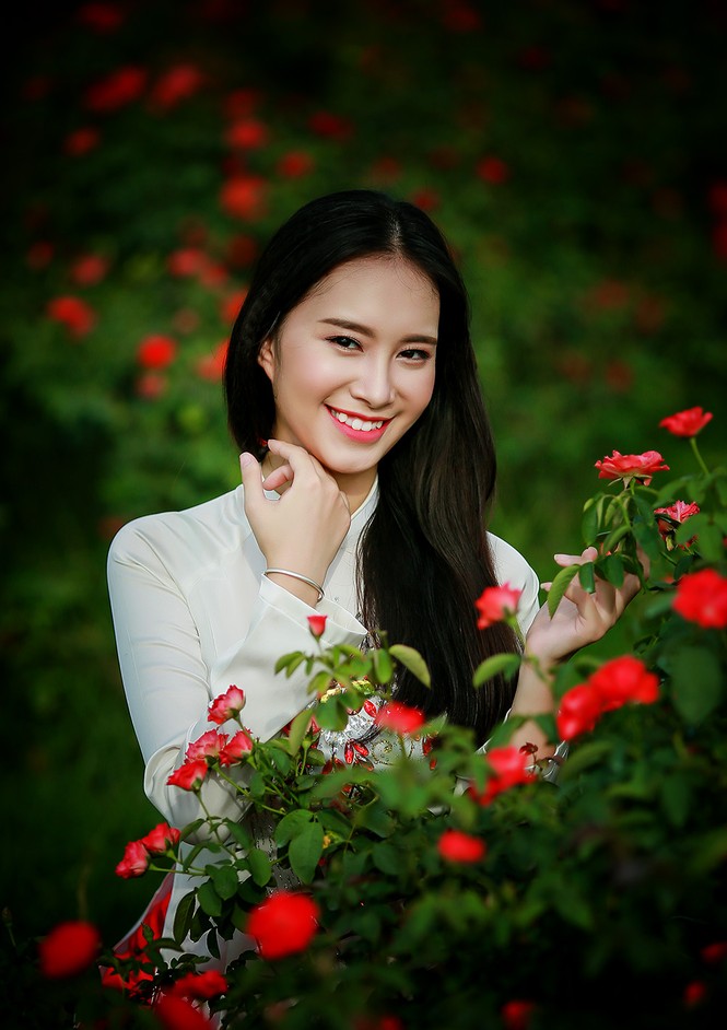 Thiếu nữ Hà thành duyên dáng với tà áo dài - ảnh 12