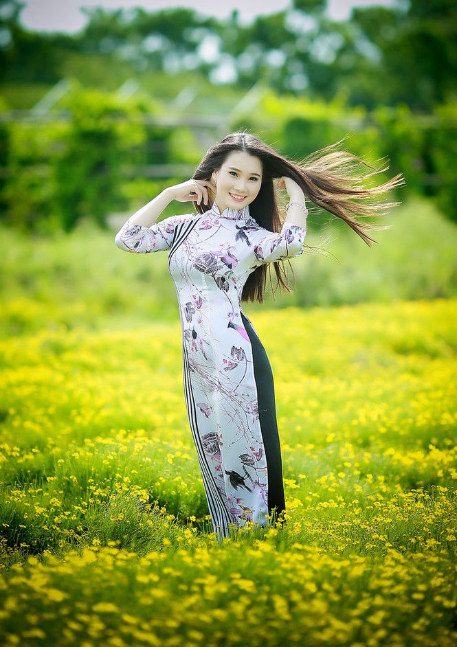 Thiếu nữ Hà thành duyên dáng với tà áo dài - ảnh 7
