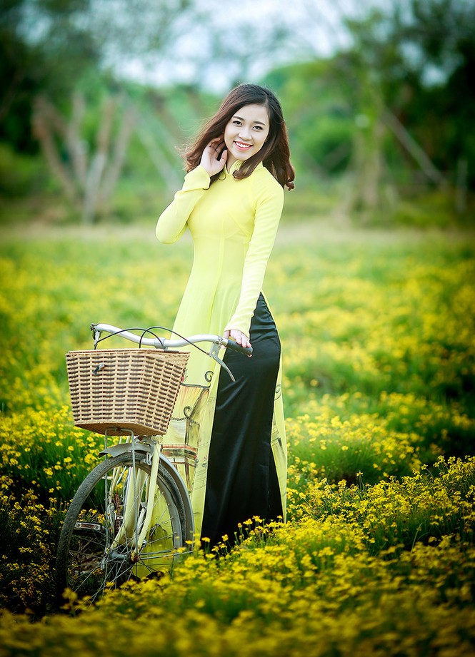 Thiếu nữ Hà thành duyên dáng với tà áo dài - ảnh 6