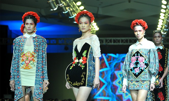 Chiêm ngưỡng thiết kế thời trang Búp bê Nga - ảnh 13