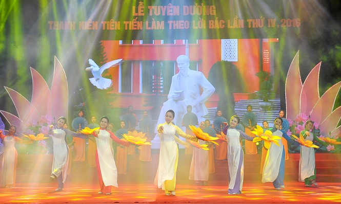 Bí thư T.Ư Đoàn Lê Quốc Phong: Xây dựng lớp thanh niên tiên tiến - ảnh 3