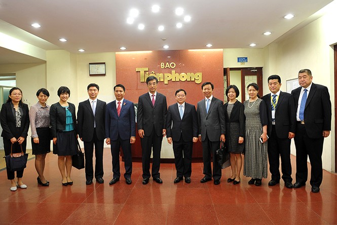 Bí thư thứ nhất T.Ư Đoàn TNCS Trung Quốc thăm báo Tiền Phong - ảnh 3