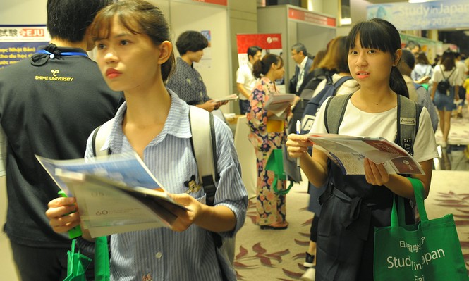 Hàng nghìn bạn trẻ tìm cơ hội du học Nhật Bản - ảnh 2