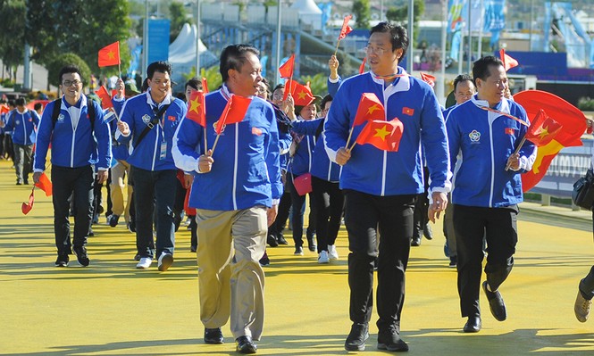Quốc kỳ Việt Nam tung bay ở Festival thanh niên, sinh viên thế giới 19 - ảnh 2