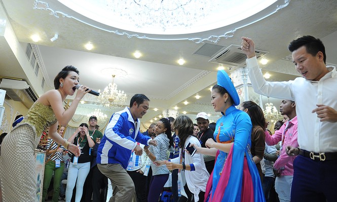 Nồng ấm đêm giao lưu Việt Nam - Cu Ba tại Festival thanh niên, sinh viên thế giới - ảnh 16
