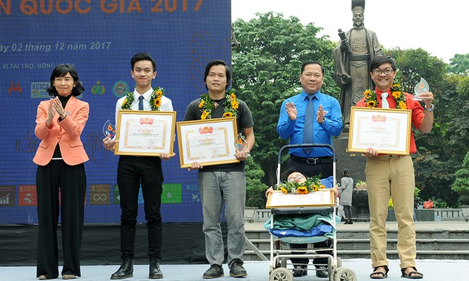 15 cá nhân, tổ chức nhận Giải thưởng Tình nguyện Quốc gia 2017 - ảnh 5