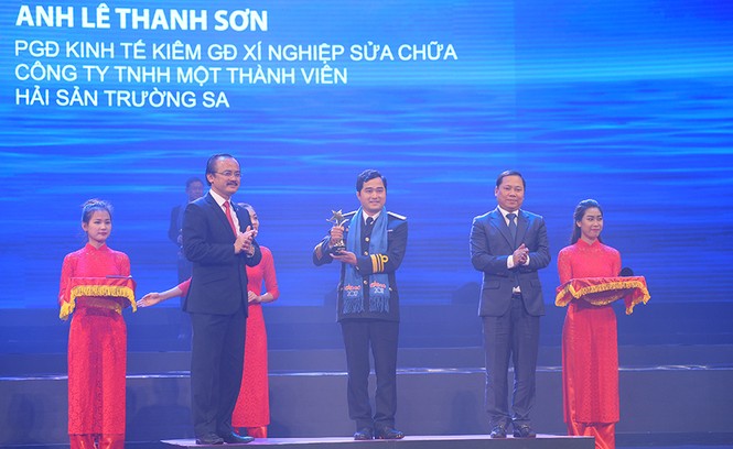 Trao giải thưởng Sao Đỏ - 100 Doanh nhân trẻ tiêu biểu 2017 - ảnh 7