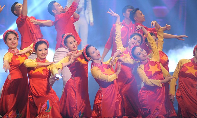 Những màn nghệ thuật đẹp mắt và hoành tráng về 'đất-nước-lửa-khí' - ảnh 2