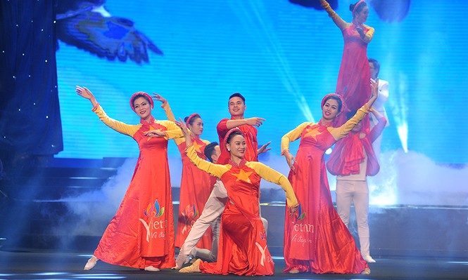 Những màn nghệ thuật đẹp mắt và hoành tráng về 'đất-nước-lửa-khí' - ảnh 1
