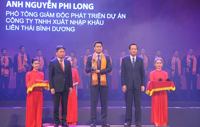 Trao giải thưởng Sao Đỏ - 100 Doanh nhân trẻ tiêu biểu 2017 - ảnh 6