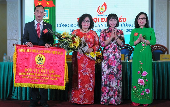 Chị Trần Thị Bích Ngọc tiếp tục làm Chủ tịch Công đoàn cơ quan T.Ư Đoàn - ảnh 6