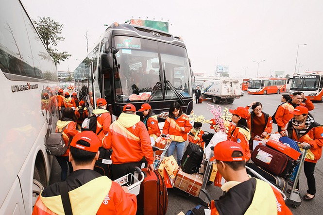 Chuyến bay miễn phí đưa 150 công nhân, sinh viên nghèo về quê ăn Tết - ảnh 5