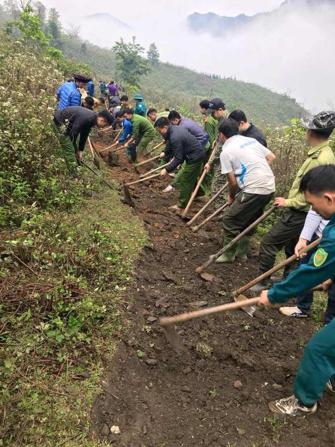 Tháng Thanh niên 2018: Tái chế lốp xe; dựng tủ đồ; hiến máu - ảnh 1