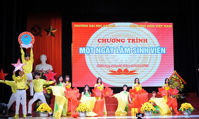 Trải nghiệm 'Một ngày làm sinh viên' - ảnh 1