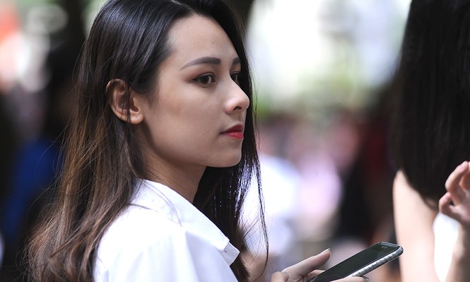 Nữ sinh mang nét Tây phương nổi bật giữa ngày hội tuyển sinh - ảnh 4