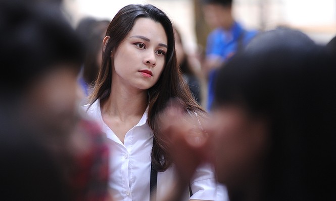 Nữ sinh mang nét Tây phương nổi bật giữa ngày hội tuyển sinh - ảnh 3