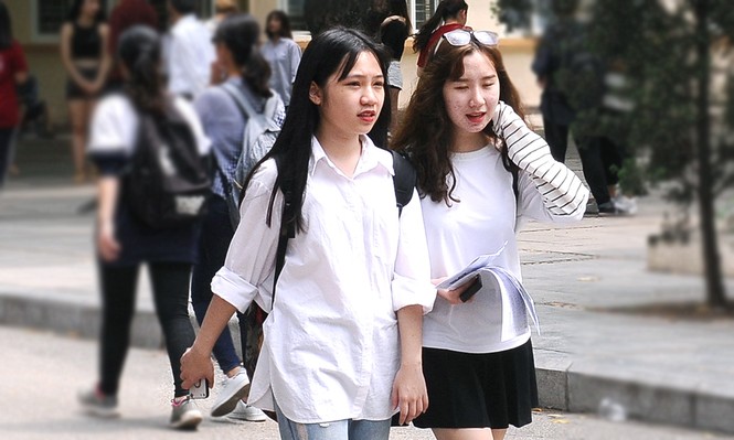 Nữ sinh mang nét Tây phương nổi bật giữa ngày hội tuyển sinh - ảnh 15