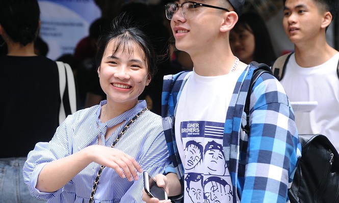 Nữ sinh mang nét Tây phương nổi bật giữa ngày hội tuyển sinh - ảnh 10