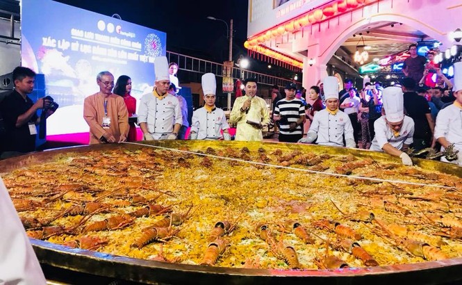 Việt Nam có kỷ lục bánh xèo khổng lồ - ảnh 4