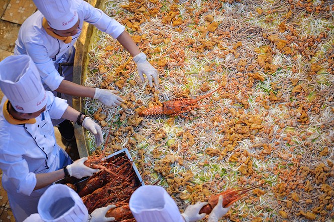 Việt Nam có kỷ lục bánh xèo khổng lồ - ảnh 5