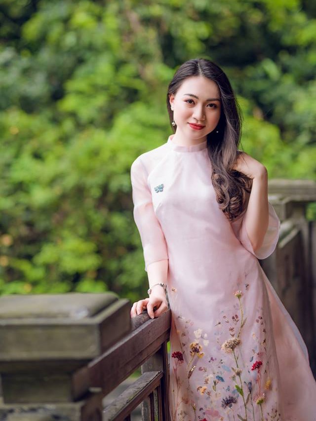 12 nữ sinh đẹp nhất Ngoại giao khoe sắc cố đô Hoa Lư - ảnh 6