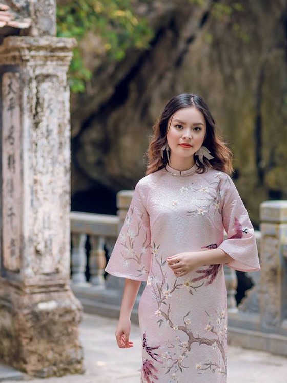 12 nữ sinh đẹp nhất Ngoại giao khoe sắc cố đô Hoa Lư - ảnh 10