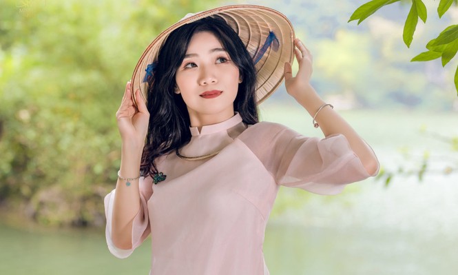 12 nữ sinh đẹp nhất Ngoại giao khoe sắc cố đô Hoa Lư - ảnh 12