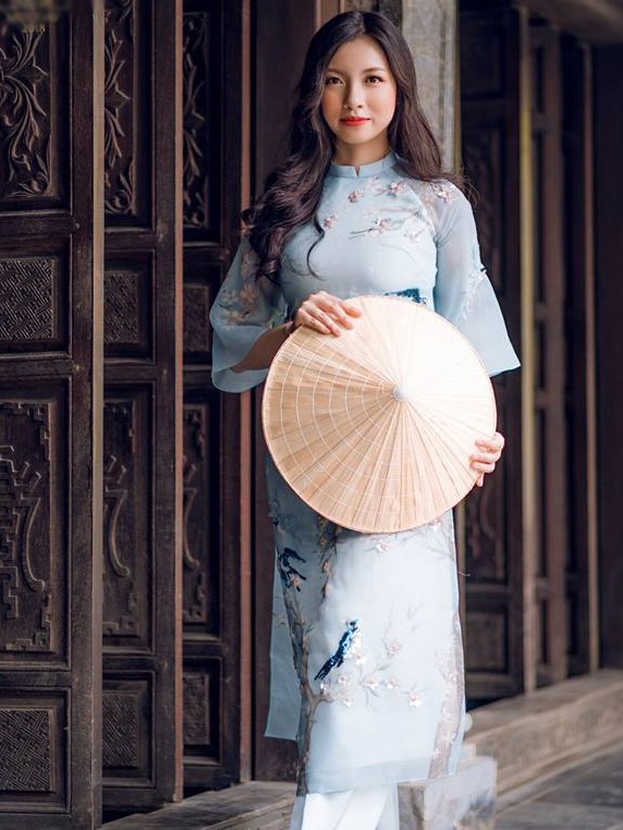 12 nữ sinh đẹp nhất Ngoại giao khoe sắc cố đô Hoa Lư - ảnh 3