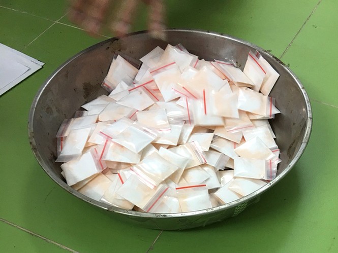 BĐBP Quảng Ninh bàn giao đối tượng vận chuyển 283 gói ma túy - ảnh 1