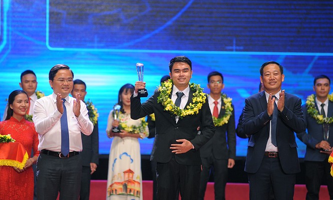 Toàn cảnh vinh danh 68 doanh nhân trẻ khởi nghiệp xuất sắc 2018 - ảnh 2
