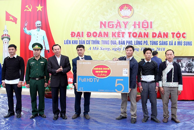 Bí thư T.Ư Đảng Nguyễn Văn Nên dự Ngày hội Đại đoàn kết tại Lào Cai - ảnh 3
