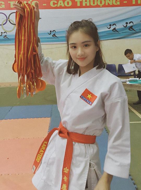Nhan sắc rạng rỡ của nữ võ sĩ Karate dự Đại hội Sinh viên toàn quốc - ảnh 4