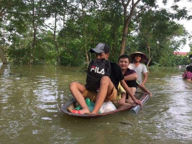 Người dân nơi rốn lũ ở Hà Nội: 'Mất hết rồi' - ảnh 1