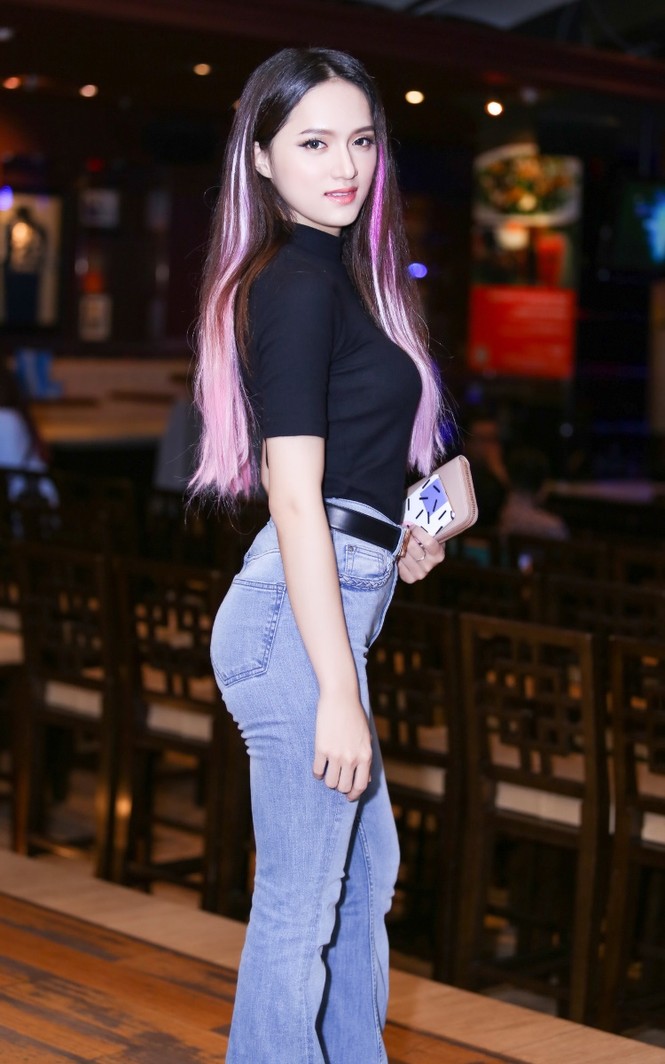 Hương Giang Idol bất ngờ khi bị Trấn Thành... hôn trộm - ảnh 7