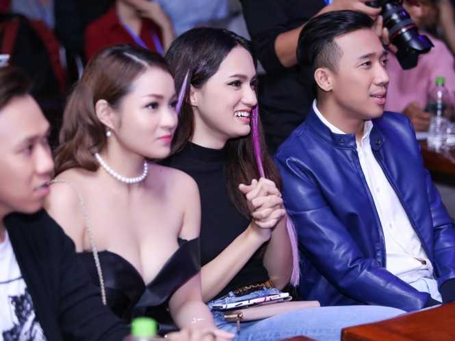 Hương Giang Idol bất ngờ khi bị Trấn Thành... hôn trộm - ảnh 3
