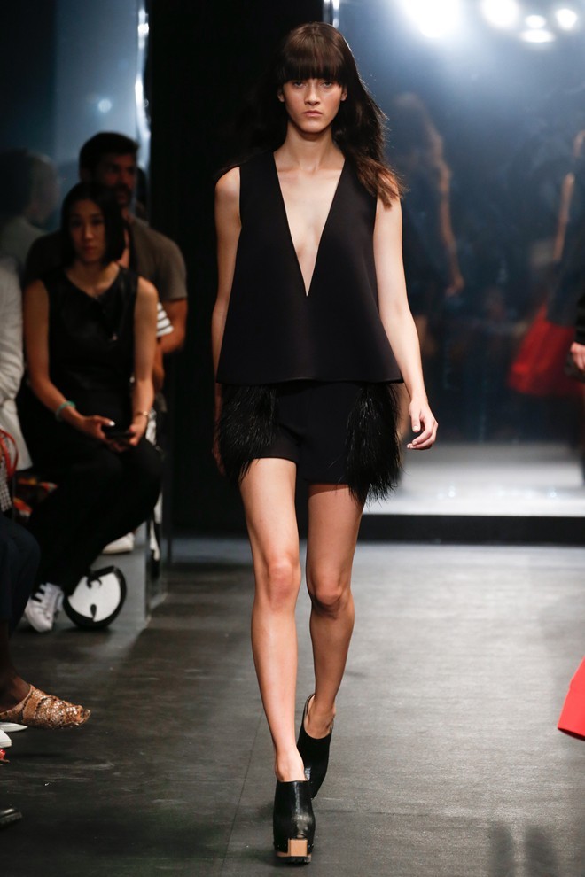 Vera Wang trình làng BST cắt cúp táo bạo - ảnh 7