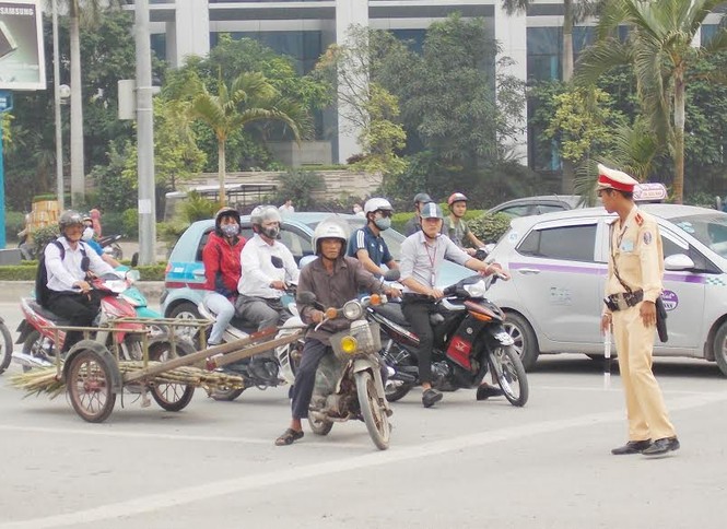 Hà Nội: Thu giữ hàng loạt xe máy cũ nát chạy trên đường - ảnh 5