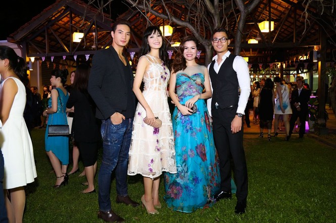 Thuỳ Dung nổi bật với váy ren trắng 'xuyên thấu' - ảnh 7