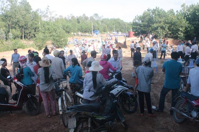 Mang quan tài phản đối giá đền bù cao tốc Đà Nẵng – Quảng Ngãi - ảnh 1
