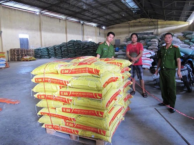 Chất dễ gây ung thư được trộn vào cám chăn nuôi thế nào? - ảnh 2
