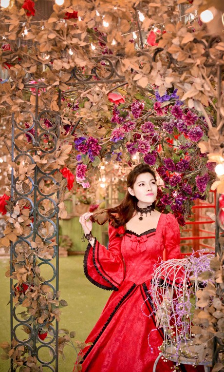 Nữ sinh mơ màng trong khung cảnh cổ tích - ảnh 1