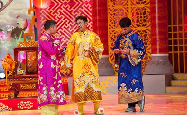 Táo Quân 2014: Ngọc Hoàng giả, Táo y tế đu dây - ảnh 5