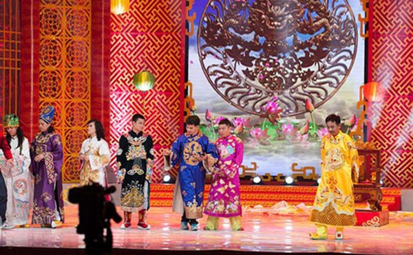 Táo Quân 2014: Ngọc Hoàng giả, Táo y tế đu dây - ảnh 6