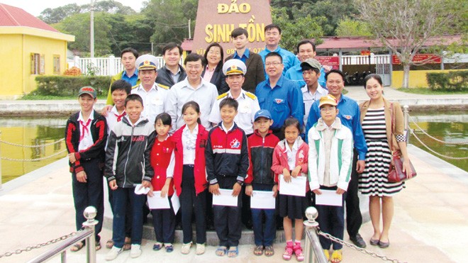 Nghĩa tình xuân biên giới, Tết hải đảo - ảnh 1