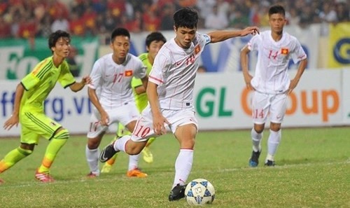 HLV Guillaume Graechen 'nắn' Công Phượng - ảnh 1