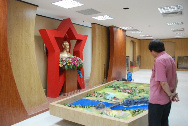 Hàm Rồng nhớ nhớ, quên quên - Kỳ I: Bảng lảng sau nhà bia di tích - ảnh 2