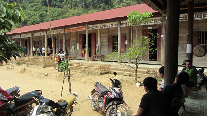 20 giờ trong tâm dịch sởi Piềng Cọc - ảnh 1